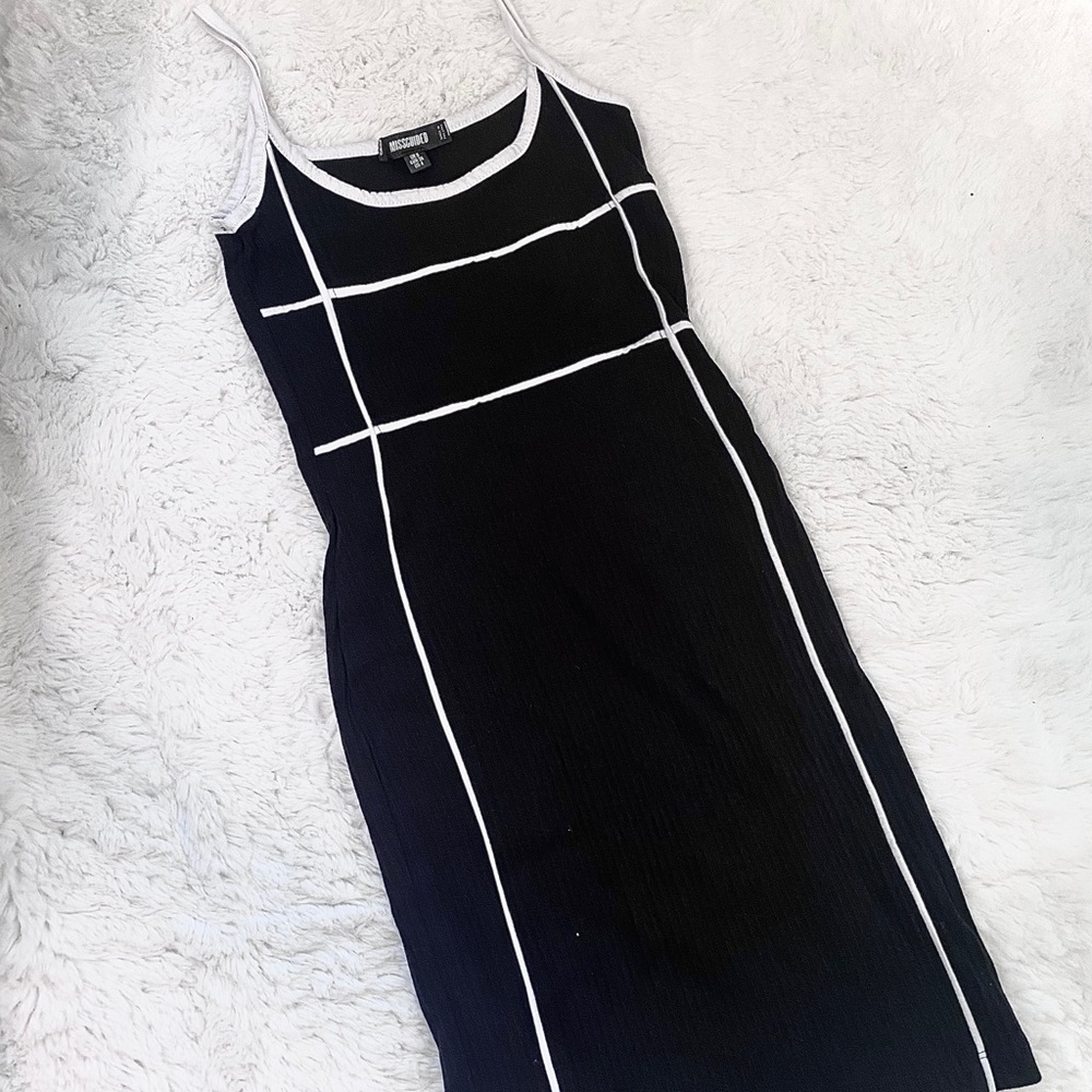 Contrast Lining Midi Dress